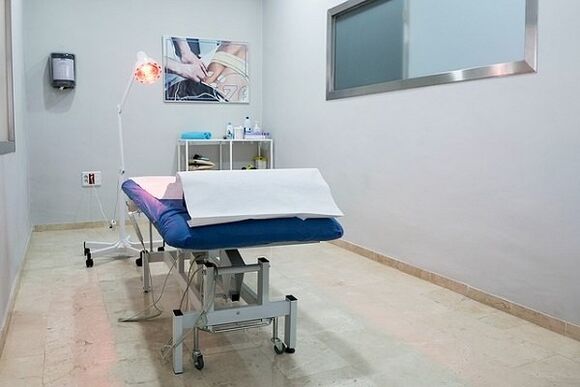 Physiotherapeutic cabinet for the treatment of prostate